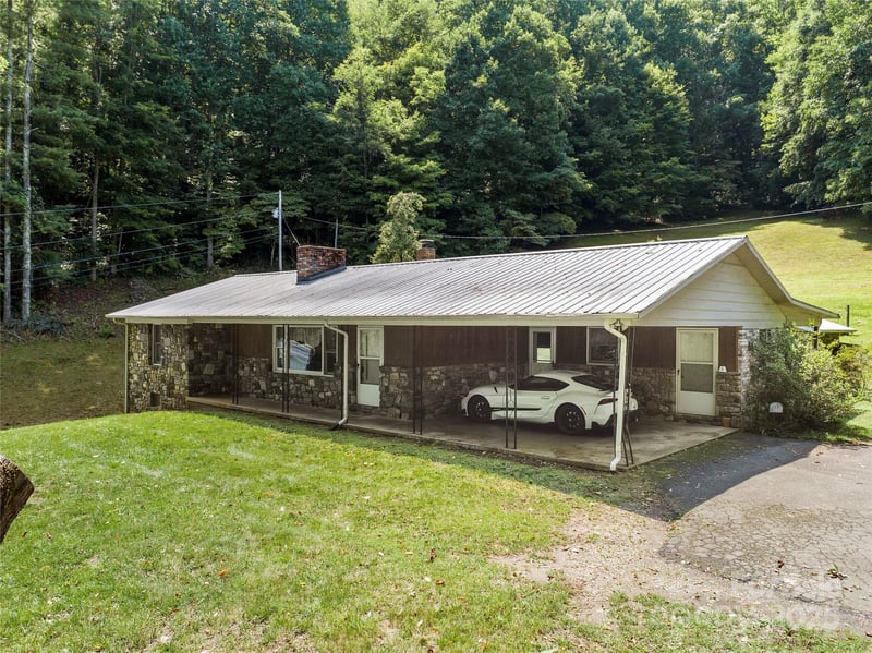 145 Appalachian Dr, Burnsville, NC 28714