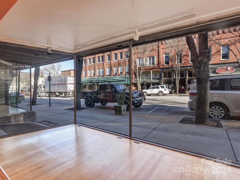 15 Main St, Brevard, NC 28712