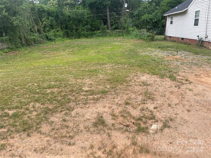 1615 Beatties Ford Rd, Charlotte, NC 28216