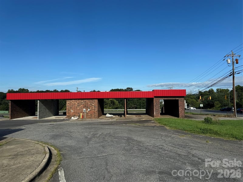 324 Sanford Dr, Morganton, NC 28655