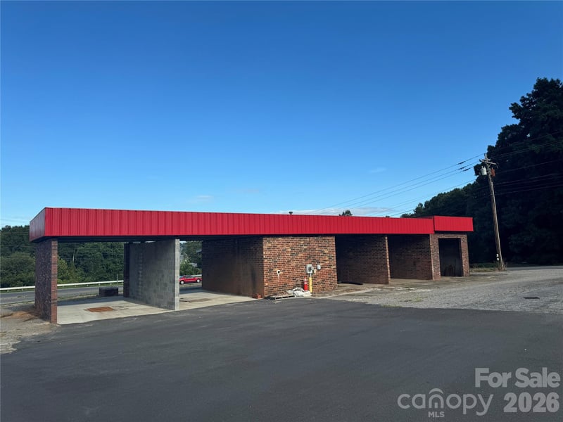 324 Sanford Dr, Morganton, NC 28655