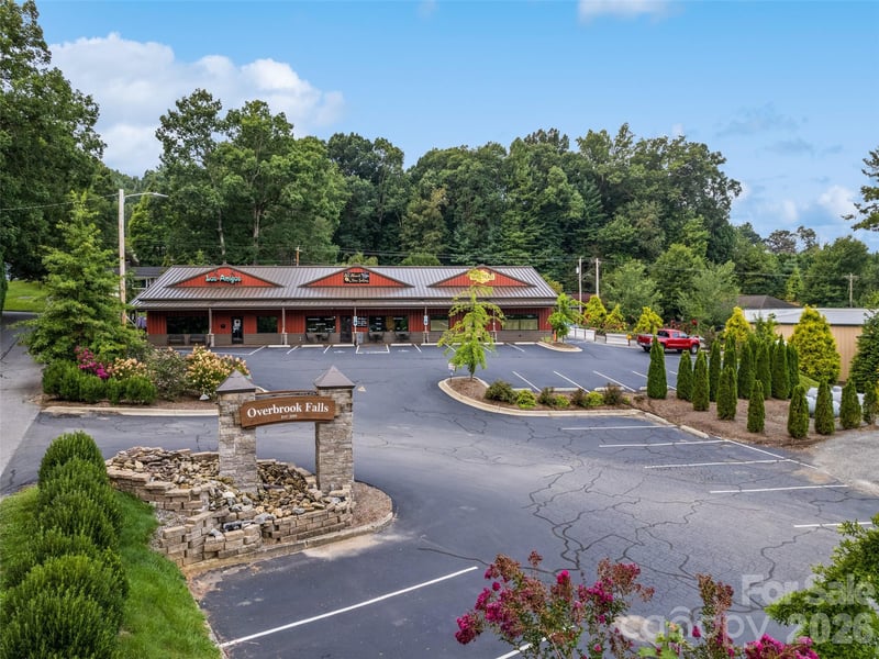 62 Overbrook Dr, Waynesville, NC 28786