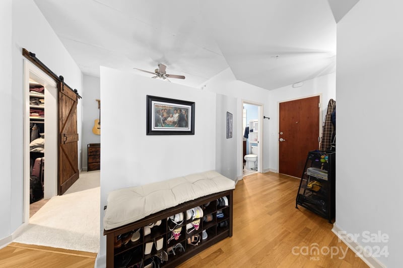 210 Church St #2513, Charlotte, NC 28202