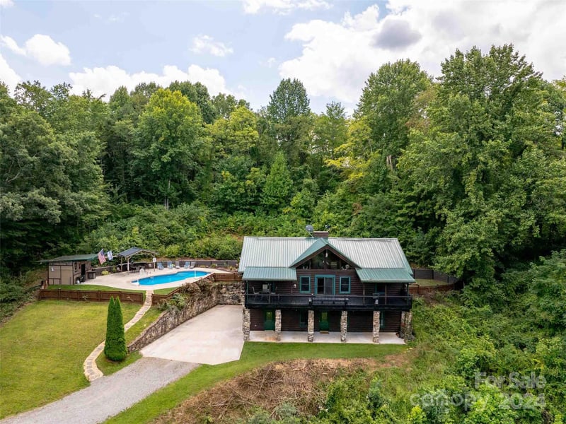 80 Austins Trl, Canton, NC 28716