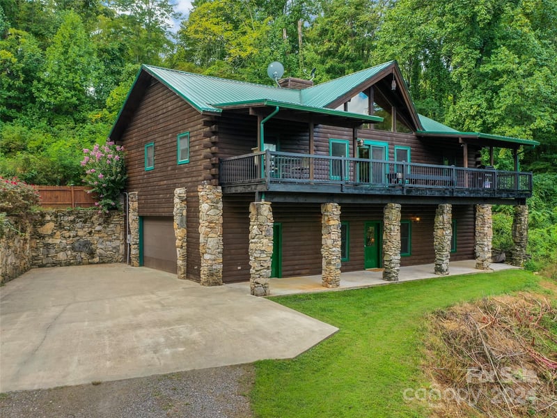 80 Austins Trl, Canton, NC 28716