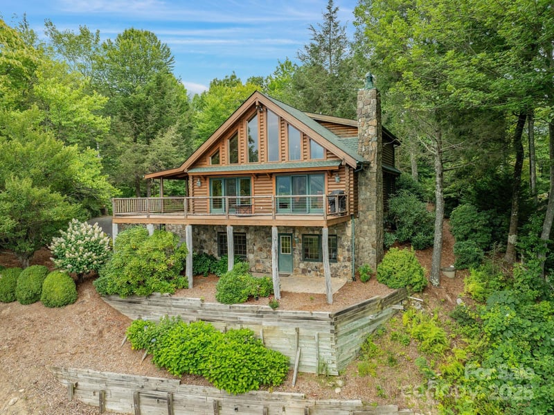 90 Forest Ridge Rd, Burnsville, NC 28714