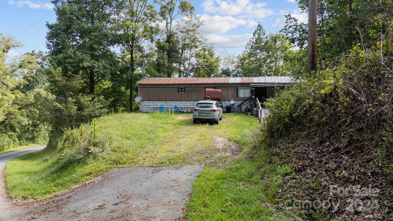 115 Juniper Dr, Marshall, NC 28753