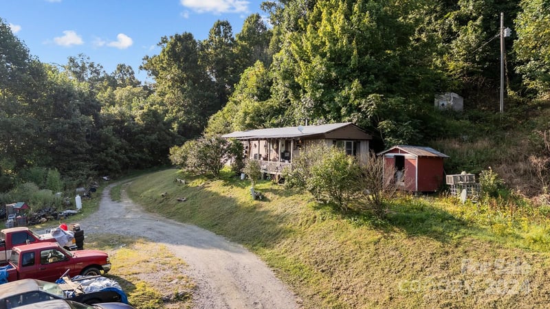 47 Denny Ln, Marshall, NC 28753