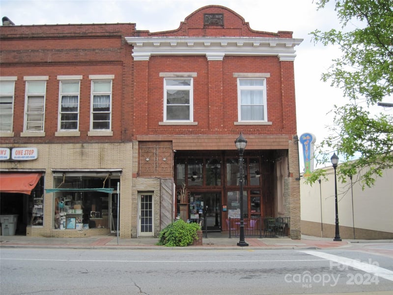 819 West Ave, Lenoir, NC 28645