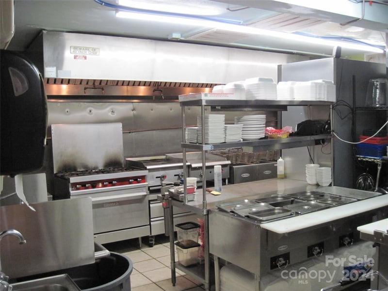 819 West Ave, Lenoir, NC 28645