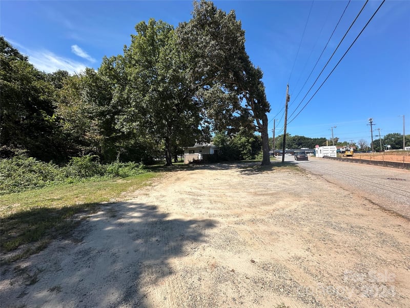 2152 Center St, Hickory, NC 28601