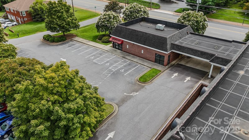 317 1st St, Conover, NC 28613