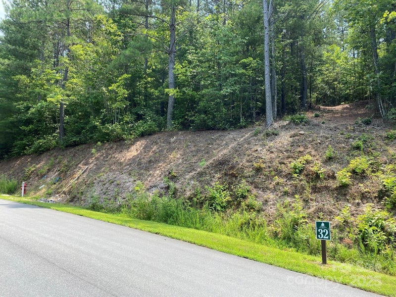 164 Settings Blvd #32, Valdese, NC 28690