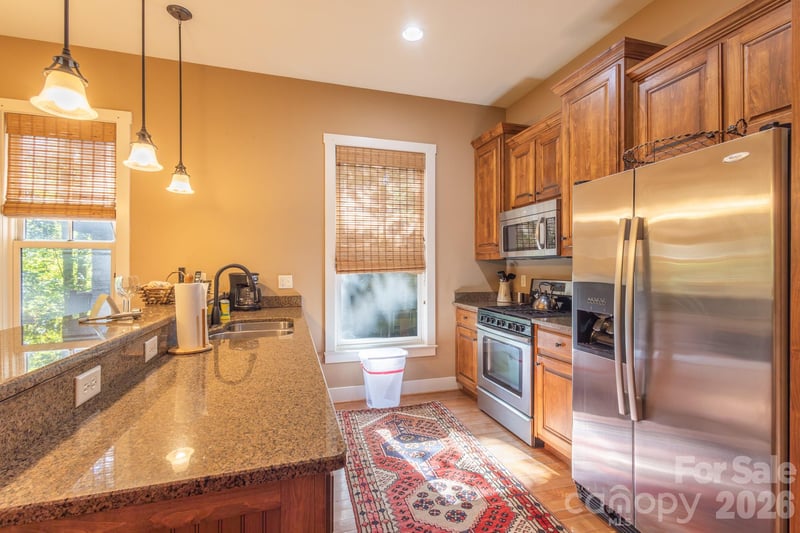 150-2 Saddle Notch Ln, Tuckasegee, NC 28783