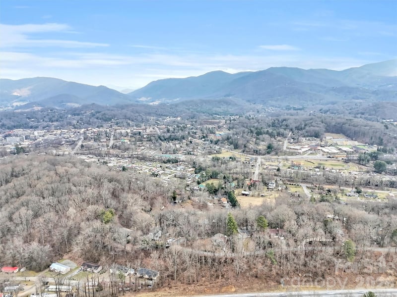 1200 Rocky Knob Rd, Waynesville, NC 28786