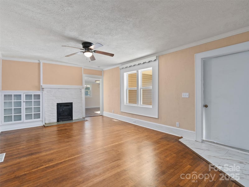 290 Killian St, Waynesville, NC 28786