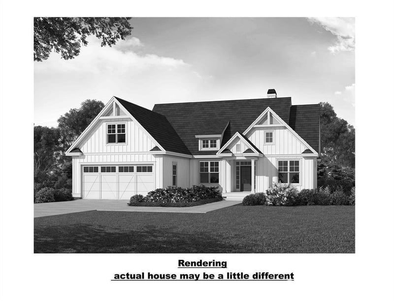 94 Haywood Park Dr, Hendersonville, NC 28791