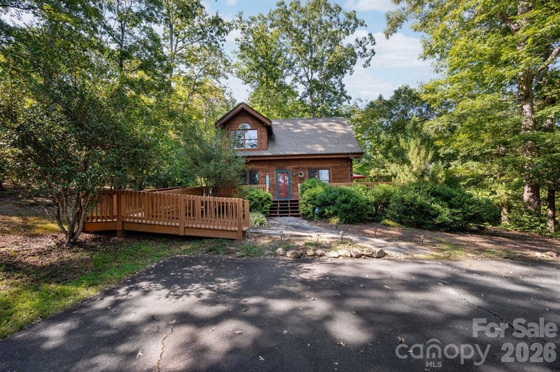 117 Laurel Lakes Pw, Lake Lure, NC 28746