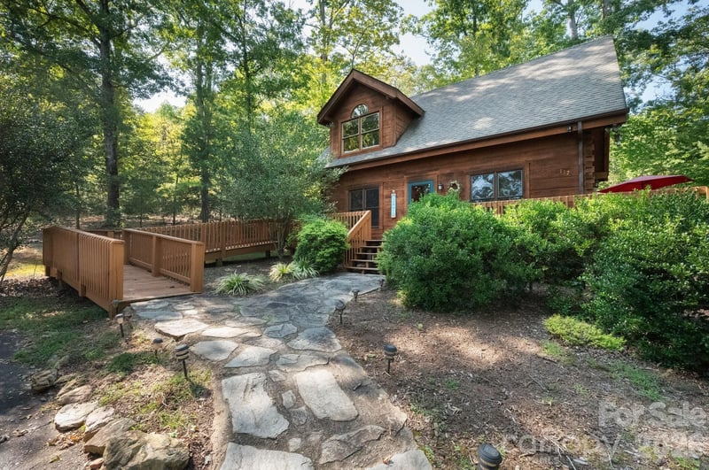 117 Laurel Lakes Pw, Lake Lure, NC 28746
