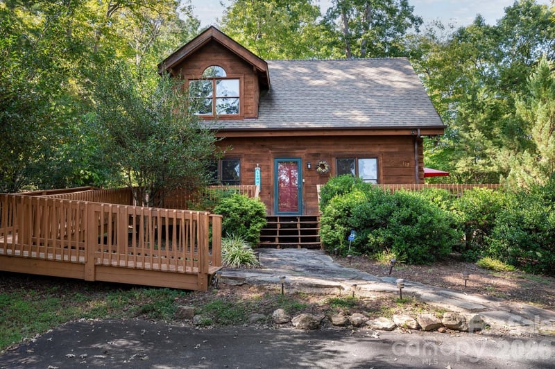 117 Laurel Lakes Pw, Lake Lure, NC 28746