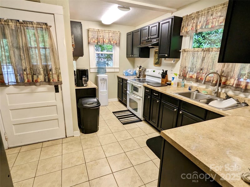 46 Tree Farm Rd, Spruce Pine, NC 28777