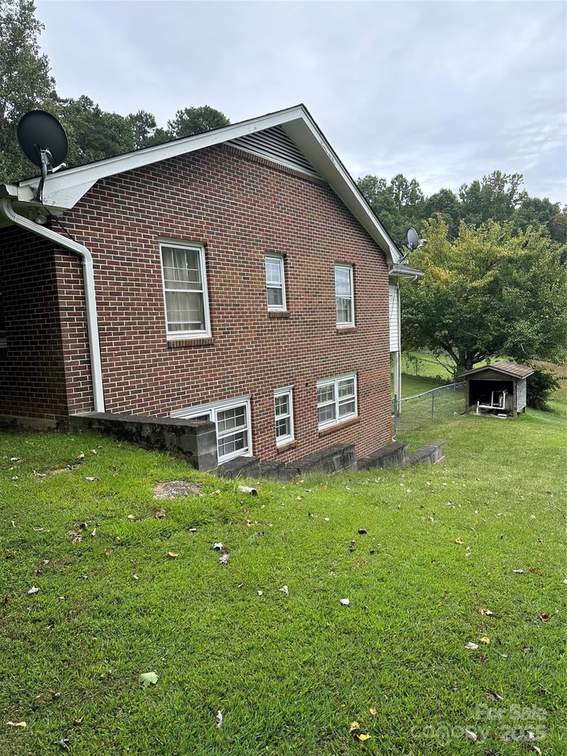 112 and 154 Merri Dr, Hendersonville, NC 28792