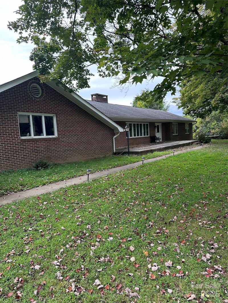 112 and 154 Merri Dr, Hendersonville, NC 28792