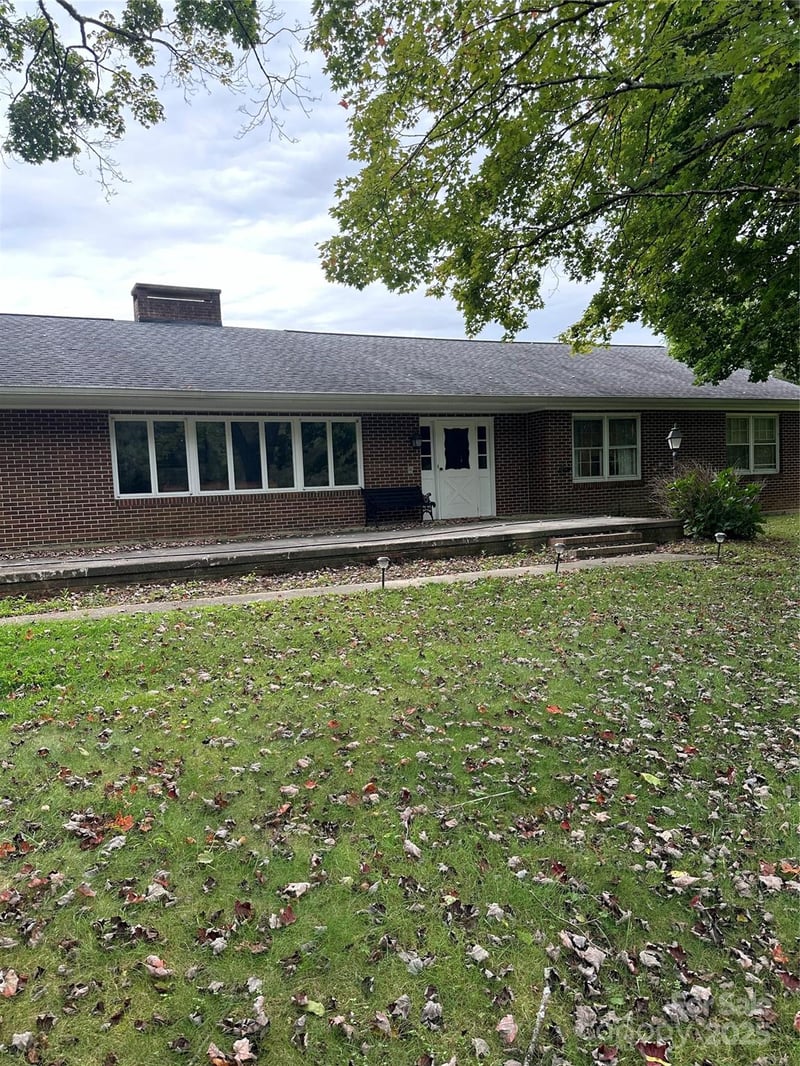 112 and 154 Merri Dr, Hendersonville, NC 28792