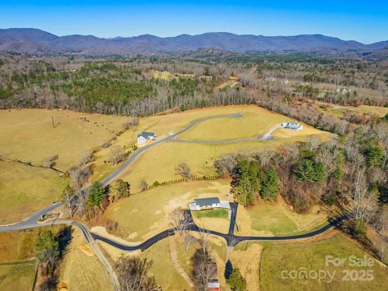 304 Terra Ridge Ln, Fletcher, NC 28732