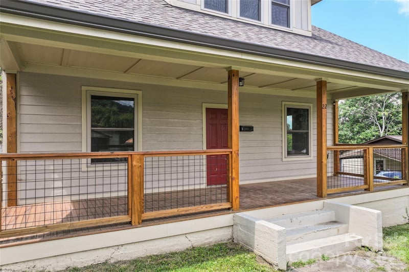 22 Pine Grove Ave, Asheville, NC 28801