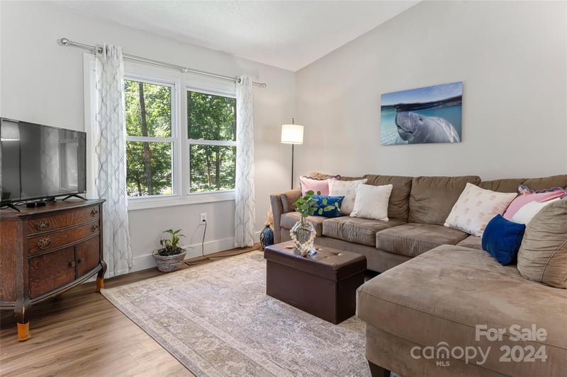 10 Muirfield Dr, Arden, NC 28704