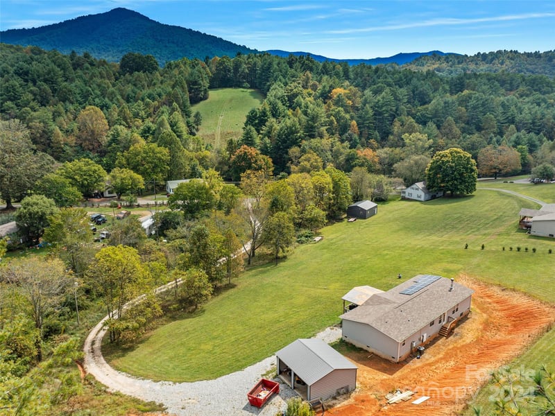 3734 Snow Creek Rd, Bakersville, NC 28705