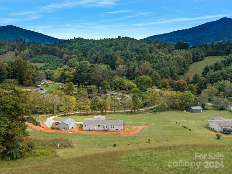 3734 Snow Creek Rd, Bakersville, NC 28705