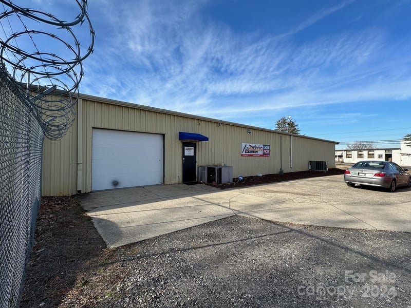 1809 Front St, Statesville, NC 28677