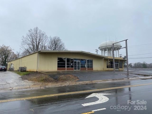 1809 Front St, Statesville, NC 28677