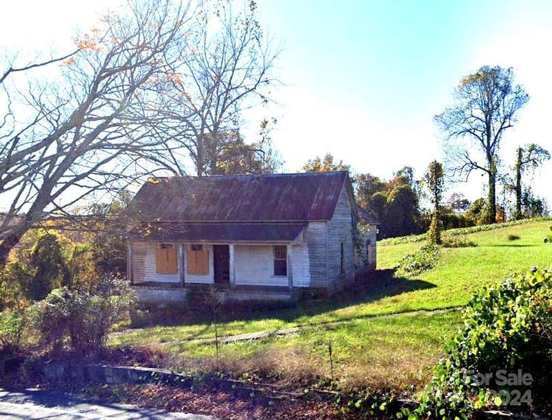 4246 Henry River Rd, Hickory, NC 28602