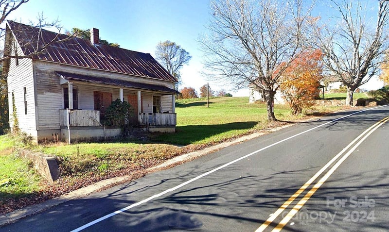 4246 Henry River Rd, Hickory, NC 28602