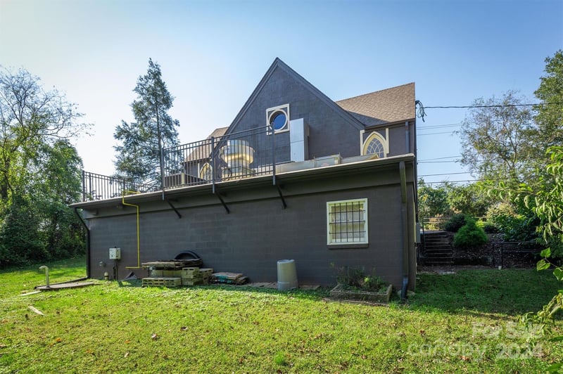 318 Bouchelle St, Morganton, NC 28655