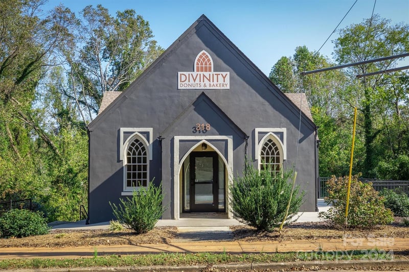 318 Bouchelle St, Morganton, NC 28655