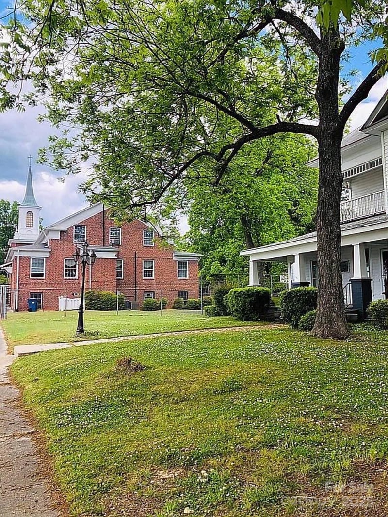 115 Pearl St, Troy, NC 27371