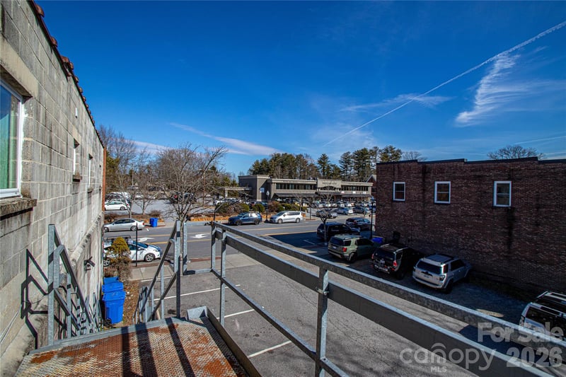 84 Main St, Brevard, NC 28712