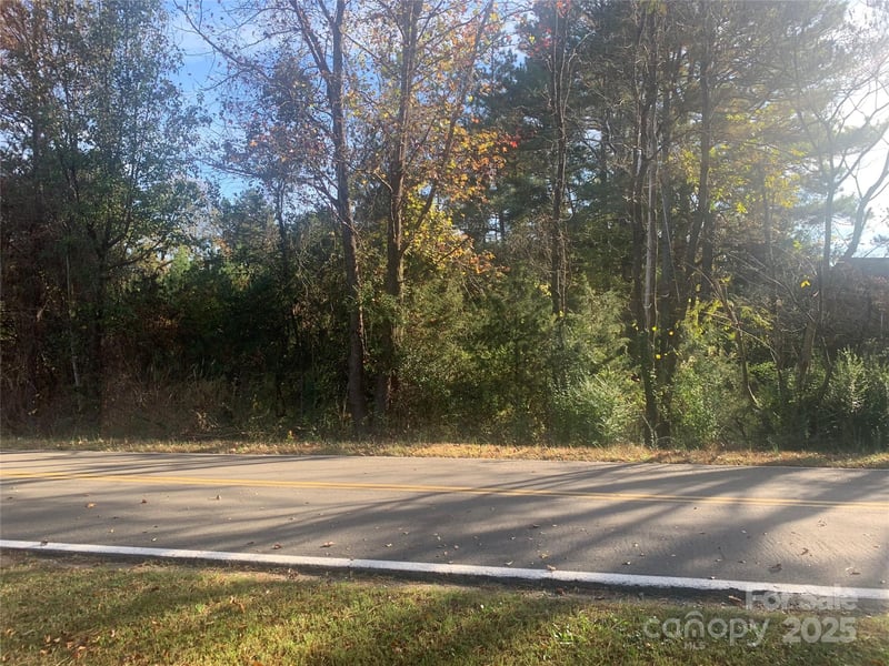 0001 Mayberry Rd, Dallas, NC 28034