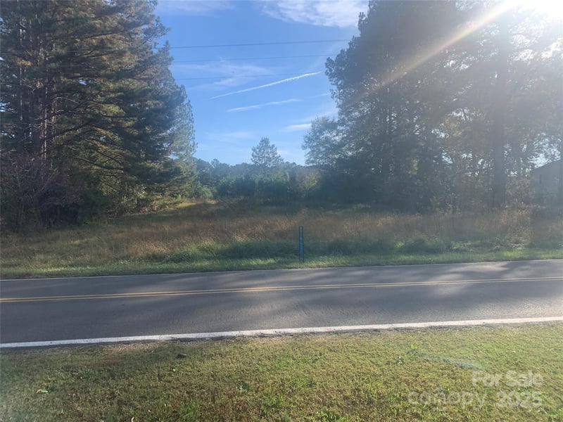 0001 Mayberry Rd, Dallas, NC 28034