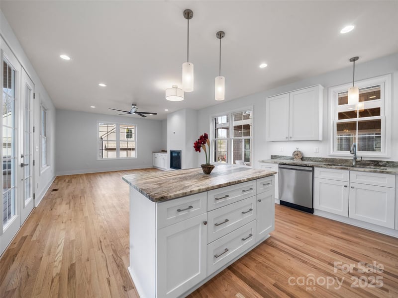 36 Skyvue Ct #C, Saluda, NC 28773