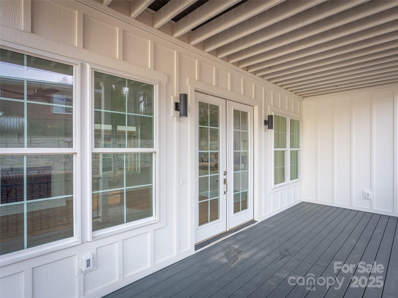 24 Skyvue Ct #D, Saluda, NC 28773