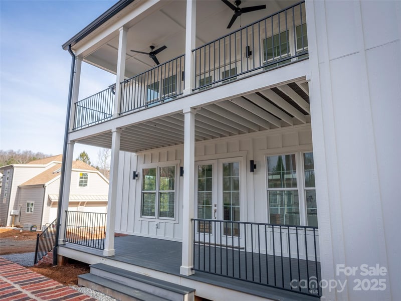 24 Skyvue Ct #D, Saluda, NC 28773