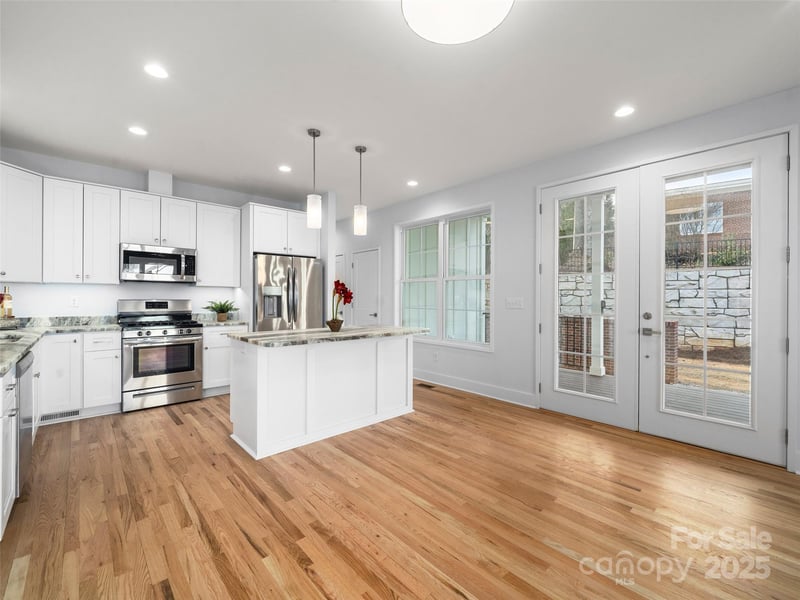 24 Skyvue Ct #D, Saluda, NC 28773