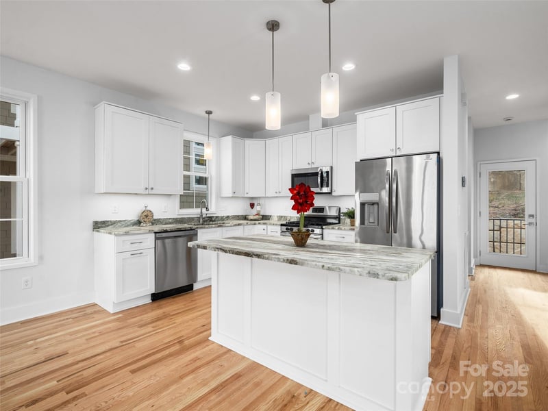 24 Skyvue Ct #D, Saluda, NC 28773