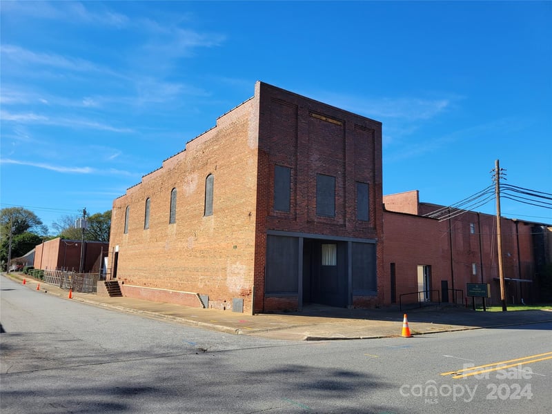 501 Mountain St, Cherryville, NC 28021