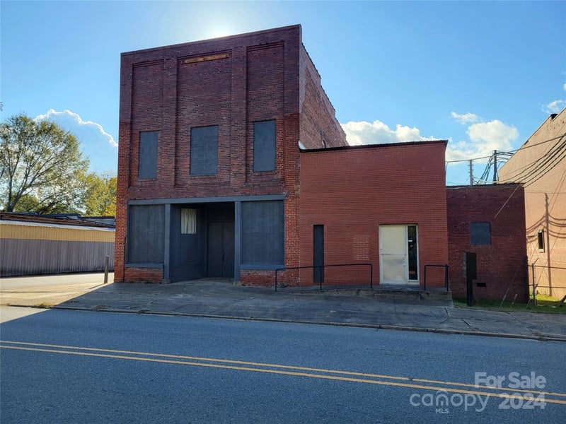 501 Mountain St, Cherryville, NC 28021